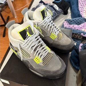 Air Jordan 4 Retro SE